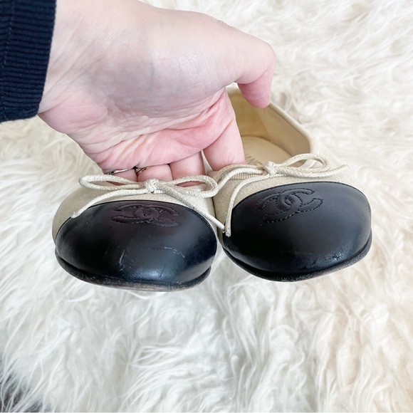 Chanel Beige Black Leather Interlocking CC Logo Cap Toe Ballet Flat 37.5 - Picture 8 of 13